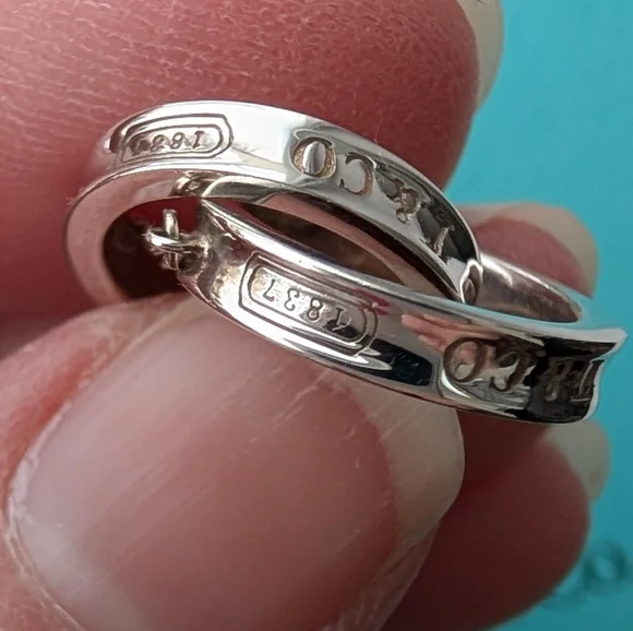 Tiffany & Co. 1837 Small Sterling Silver Interlocking Circles Necklace - Picture 7 of 14